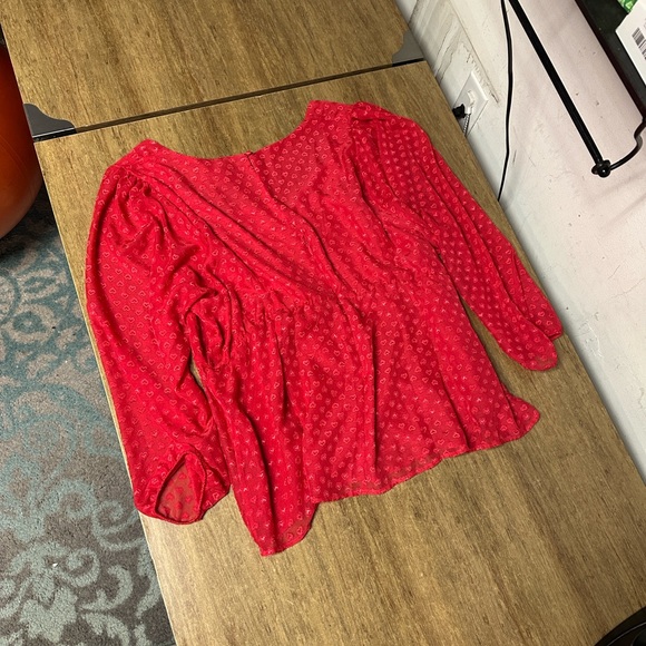 Torrid nwt magenta hot pink heart print Valentine’s Day date magenta blouse top - Picture 4 of 7